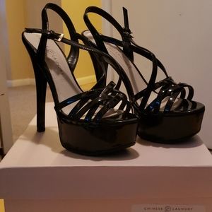 Chinese Laundry sz 7 black platform sandals
